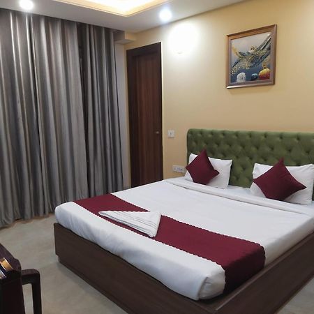 Limewood Stay - Near Golf Course Road Gurgaon Exterior foto